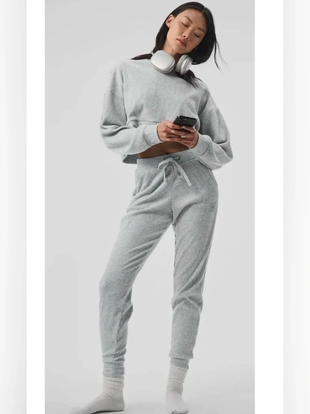Alo Yoga Muse Sweatpants Ribbed Knit Jogger Pants Heather Gray Women’s Medium